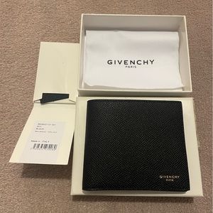 SOLD Givenchy men’s black bifold wallet